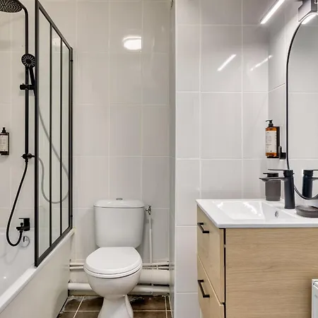 Le Nicole Un En Duplex Avec Balcon Et Place De Parking Apartmán Rouen