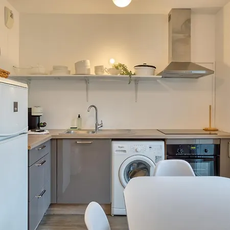 Le Nicole Un En Duplex Avec Balcon Et Place De Parking רואן
