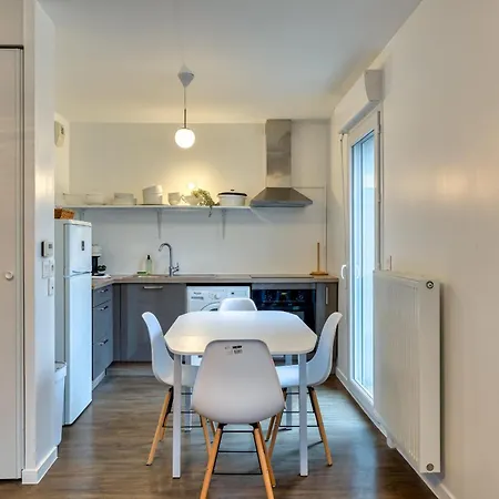 Le Nicole Un En Duplex Avec Balcon Et Place De Parking Apartmán *